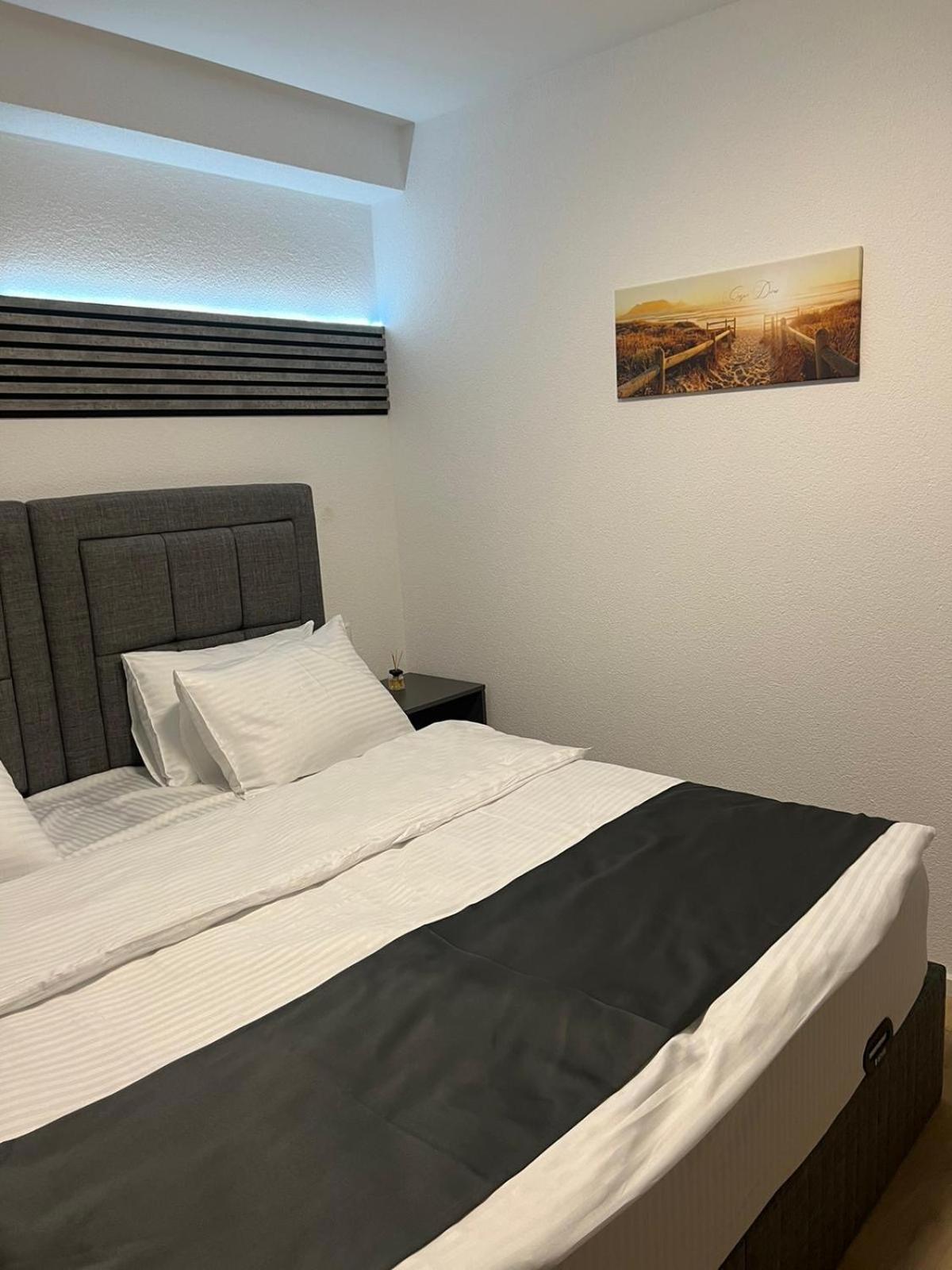 Dido Diamond Hotel Dietzenbach Bagian luar foto