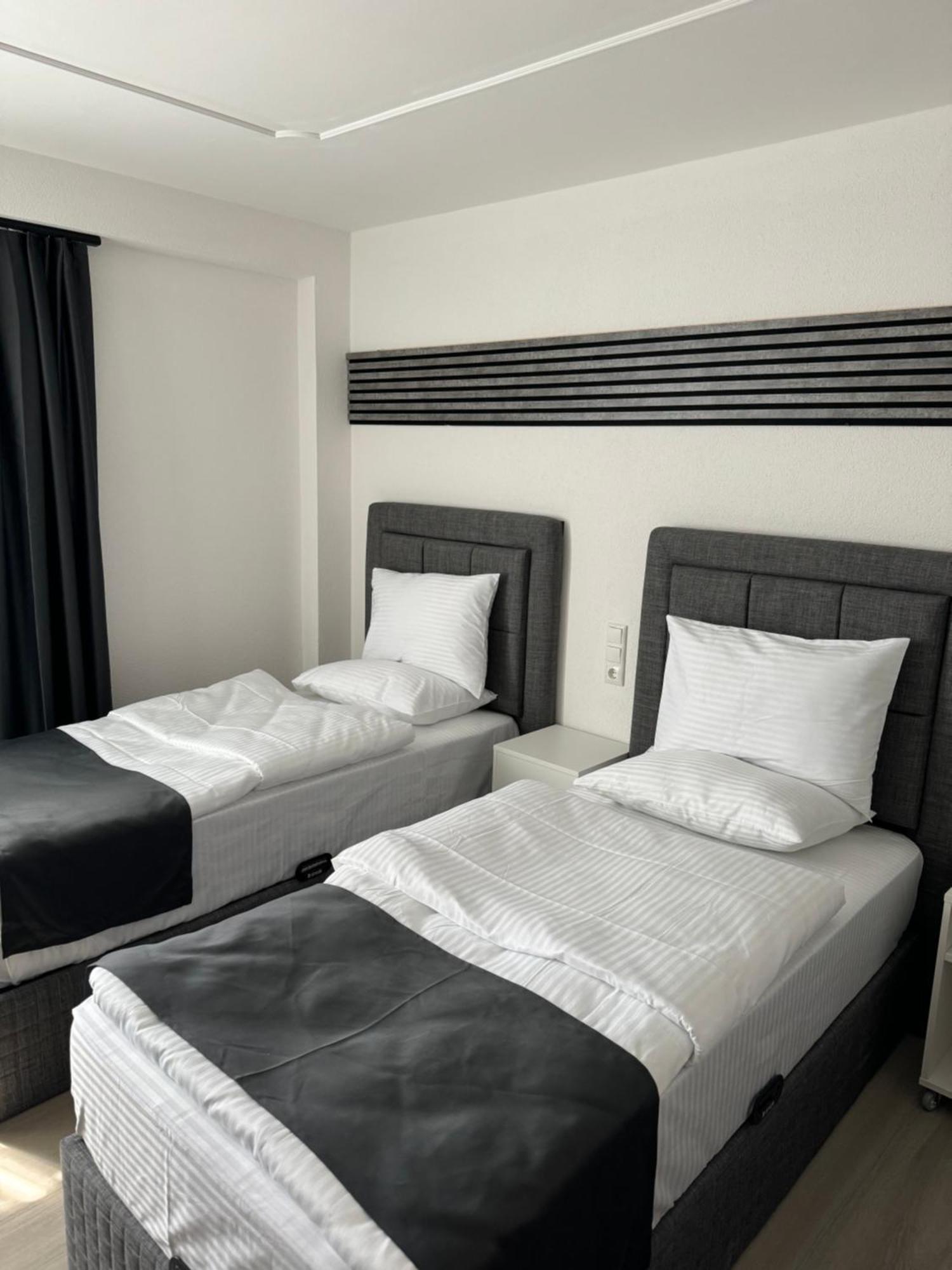 Dido Diamond Hotel Dietzenbach Bagian luar foto